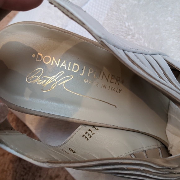 Donald Pliner Leather Peeps - Picture 5 of 8